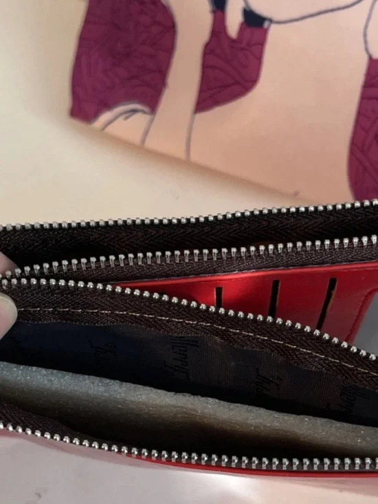 Baellerry Red Long Wallet & BONUS Estée Lauder Makeup Bag - Picture 6 of 7